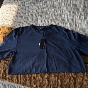 Navy Blue Crew Neck T-Shirt - Travis Mathew - size L. NWT. Cloud Collection